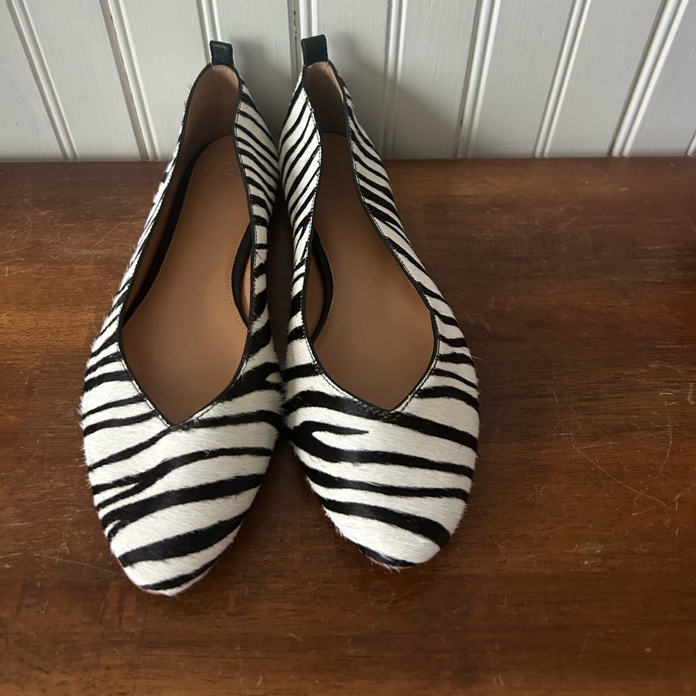 Zebra Print Women's Flats. Uggs. Never worn!